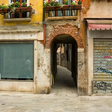 Panatalon * Venedig